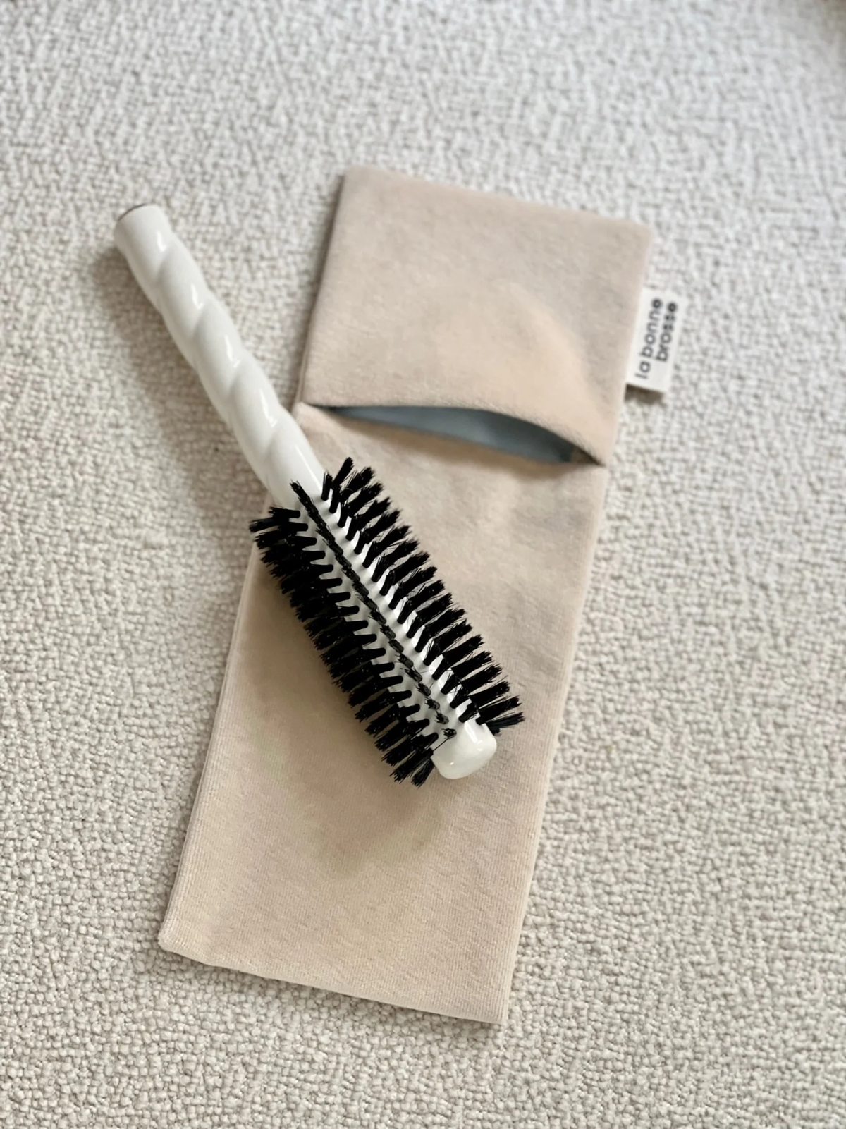 N.05 THE VOLUME & STYLE WHITE Styling Brush